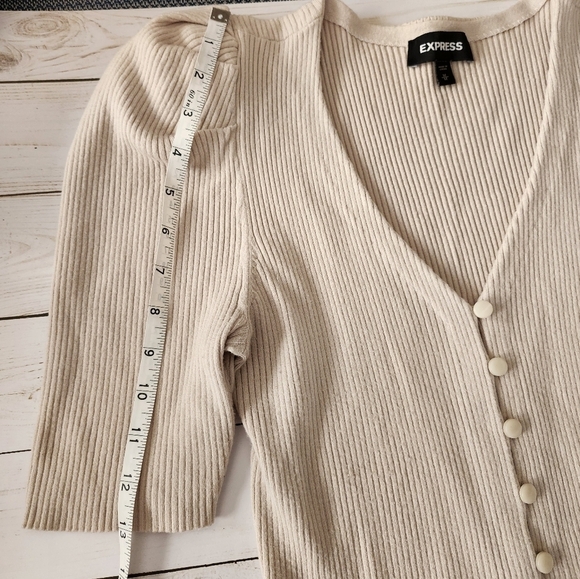 Express Puffed Short Sleeve Ribbed Button Down Beige Sweater Size Medium - Picture 5 of 9